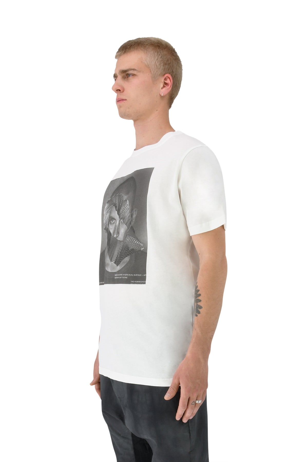 Fu Tee, Off-White
